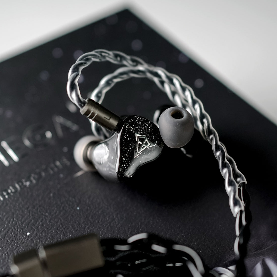IEM Flagship yang Beneran ‘Mega’ di Segalanya! Hisenior Mega7