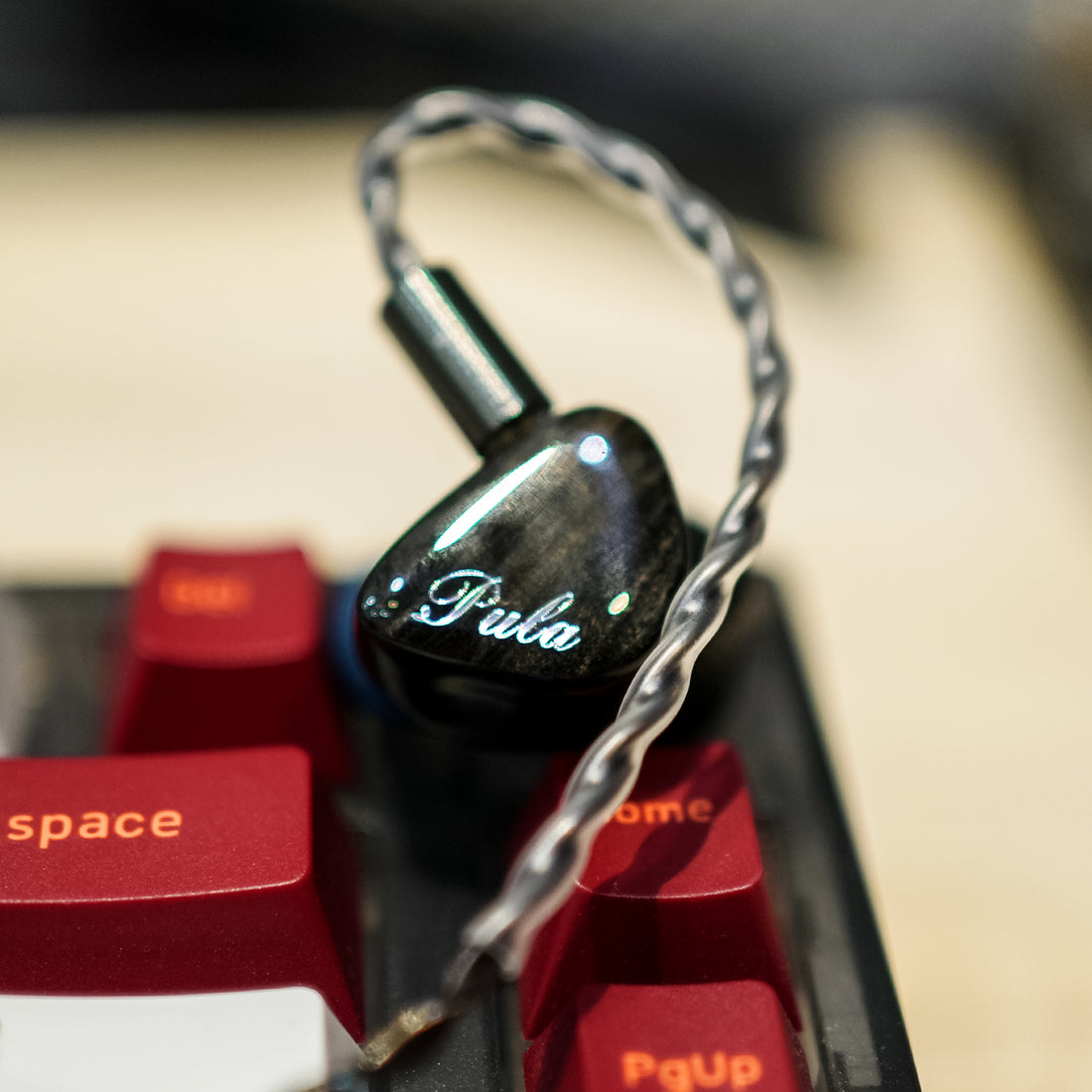 IEM Balance Warm, tapi Punya Clarity yang Bening? Pula Unicrom